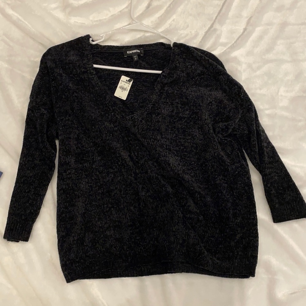 Black/navy V-neck Express Sweater with tags